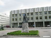 Памятник генерал-адъютанту Алексею Алексеевичу Бруснилову. Памятник генерал-адъютанту Алексею Алексеевичу Бруснилову.