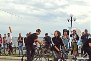И весёлых конкурсов на поедание сосисок не сбавляя скорости...